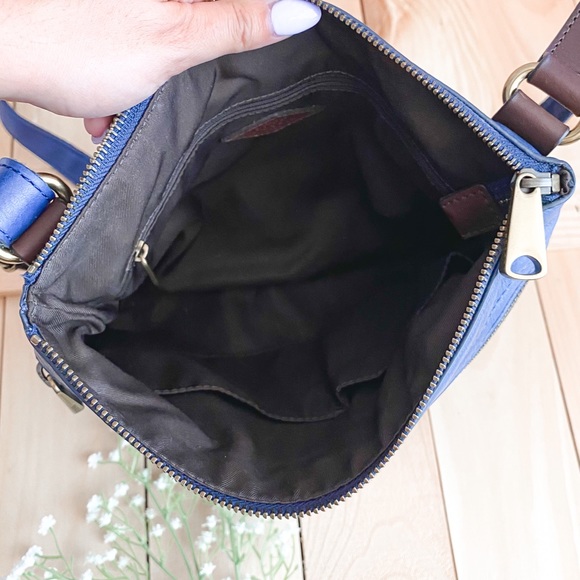 Fossil // Voyager Triple Zip Crossbody Purse - Picture 5 of 6